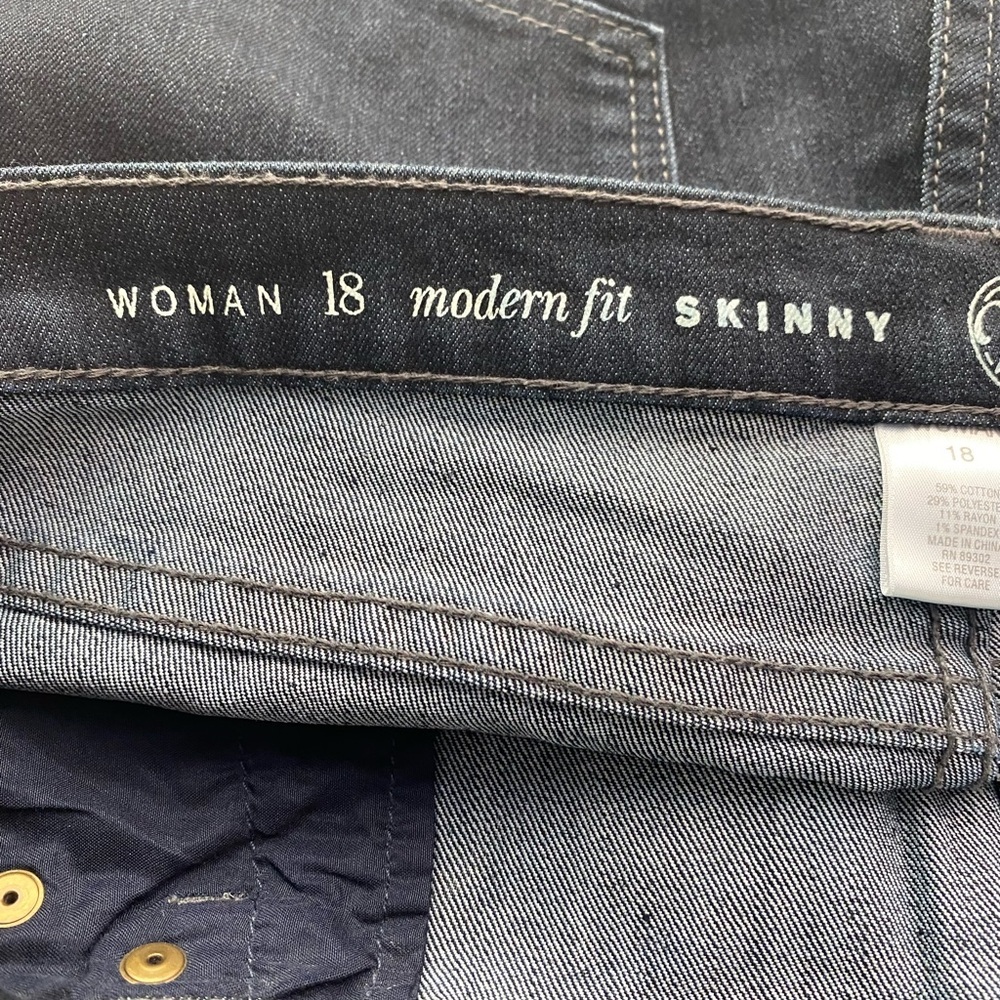 Dress Barn NWOT W62 Modern Fit Skinny Dark Wash Stretch Denim Jeans - Picture 5 of 8